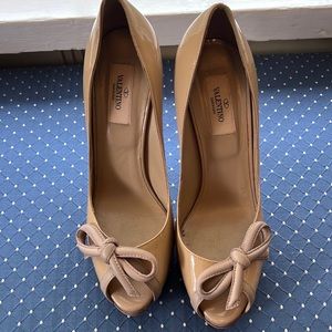 Authentic Valentino nude peekaboo pumps, size 38.5